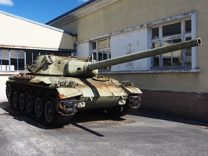 File:AMX 30 prototype in the Musée des Blindés, France, pic-3.JPG