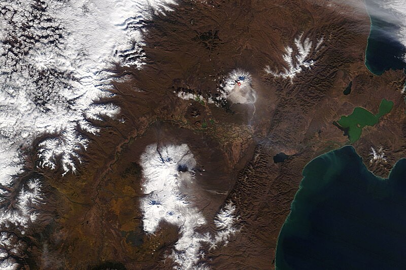 File:Activity at Shiveluch and Kliuchevskoi, Kamchatka Peninsula (MODIS 2016-10-10).jpg