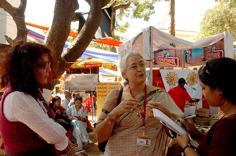 File:Actress and the Chair Person of the Children Film Society Nafisa Ali talking to a journalist infront of Inox on November 26,2007 at IFFI, Panaji ,Goa. Actress Kavita Chaudhary is also seen.jpg