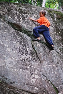 Adirondacks - Rolling Pond Campground boulderen.JPG