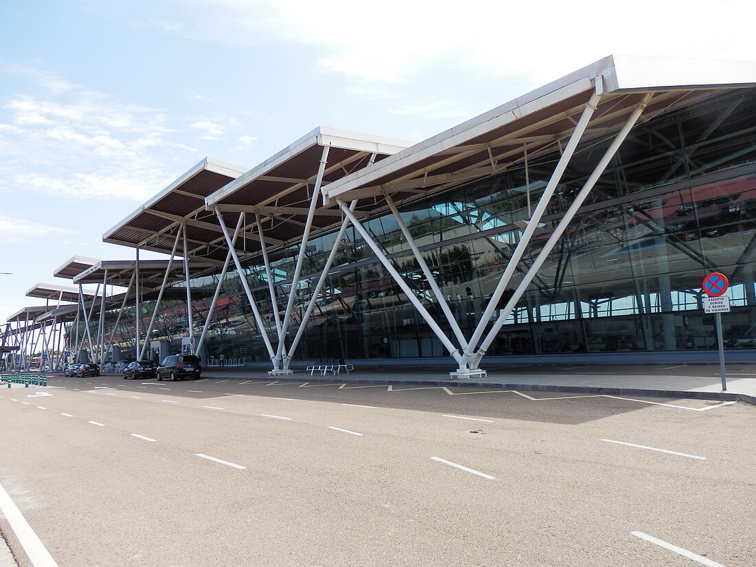 File:Aeropuerto de Zaragoza 2.jpg