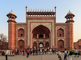 The Darwaza-i-Rauza (Great Gate) of the Taj Mahal.