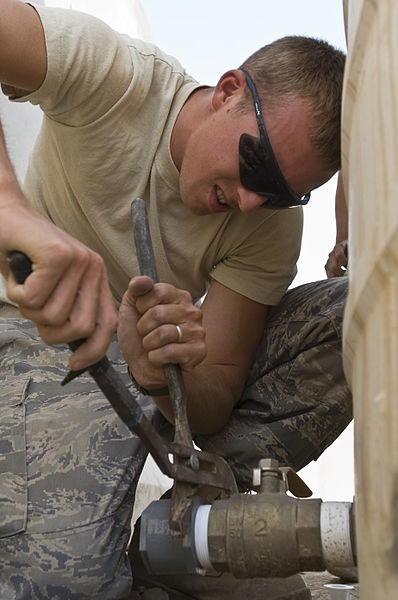 File:Airmen install water system DVIDS124225.jpg