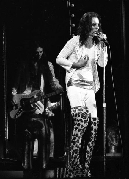 Alice Cooper and Dennis Dunaway performing live during the Billion Dollar Babies tour