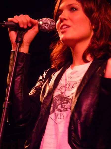 Moore performing in New York City in June 2009