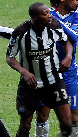 Fortune Salaire Mensuel de Shola Ameobi Combien gagne t il d argent ? 1 000,00 euros mensuels