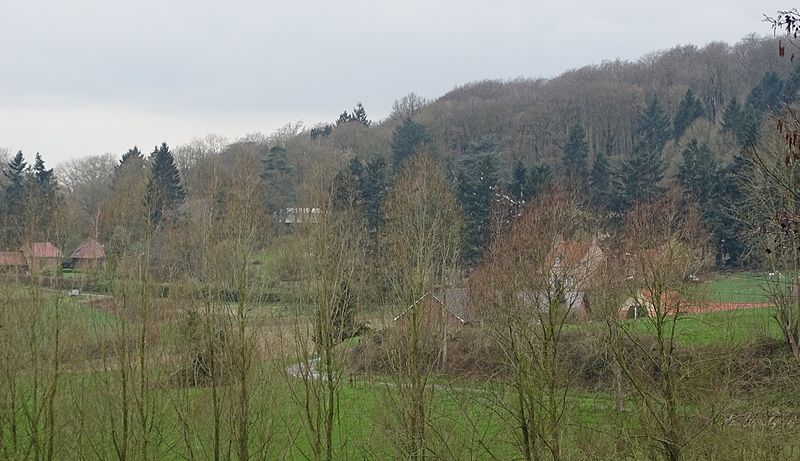 File:Amougies (Mont-de-l'Enclus) - Triptyque des Monts et Châteaux, étape 2, 4 avril 2015 (A04).JPG