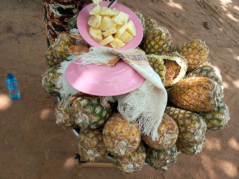 File:Ananas du Bénin.jpg