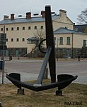 Ankare som tillhört skeppet Konung Gustaf III, utanför Marinmuseum i Karlskrona.