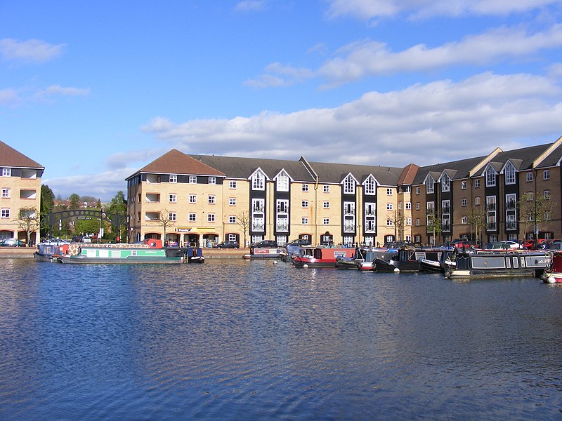 File:Apsley Marina Hertfordshire.jpg