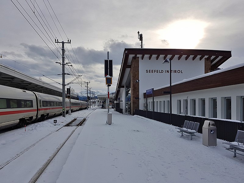 File:Bahnhof Seefeld in Tirol (20181216 133236).jpg