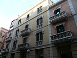 Català: Banc Mercantil de Tarragona, o ex-Banc de Valls, antic Hotel Continental. c/ Apodaca, 30 (Tarragona). This is a photo of a building indexed in the Catalan heritage register as Bé Cultural d'Interès Local (BCIL) under the reference IPA-12521. Object location 41° 06′ 42.07″ N, 1° 15′ 01.97″ E  View all coordinates using: OpenStreetMap