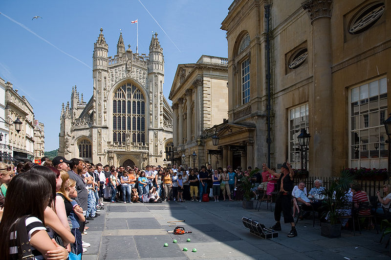 File:Bath Performer in front of Abbey - July 2006.jpg