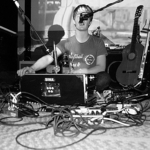 Benoit Pioulard performing at Oxfam Cafe at Tufts University in 2009.png