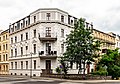 Apartment building in closed development, corner house, with front garden and enclosure to Blockhausstraße