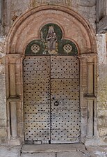 Le porche de l'église.