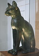 Salle 4 - Statue en bronze égyptien antique d'un chat de la Basse Epoque, c.  664–332 avant JC