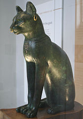 Chat de bronze, époque tardive, entre -664 et -332. Salle 4.