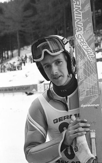 Jens Weißflog, lider klasyfikacji Pucharu Świata przed Zimowymi Igrzyskami Olimpijskimi 1984.