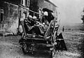 Bundesarchiv Bild 183-R05939, Westfront, Bauern auf der Flucht.jpg