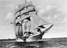 Niobe, training ship of the German navy, here rigged as jackass-barque (1930) Bundesarchiv DVM 10 Bild-23-63-20, Segelschulschiff "Niobe".jpg