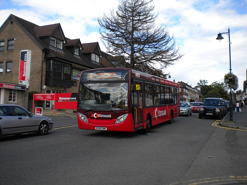 File:Bus on Hill Avenue, Amersham - geograph.org.uk - 5270428.jpg