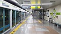 Busan-subway-218-Jeonpo-station-platform-20180401-194619.jpg