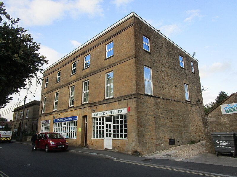 File:Businesses in Martock - geograph.org.uk - 6026265.jpg