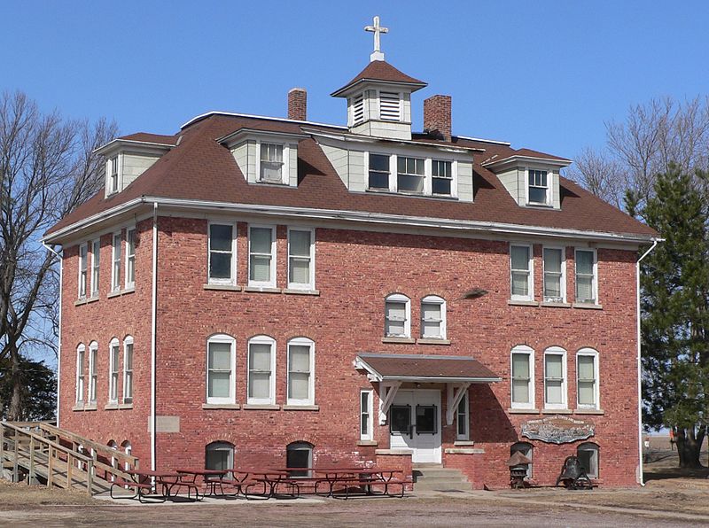 File:Butte SS Peter-Paul school from SE 4.JPG