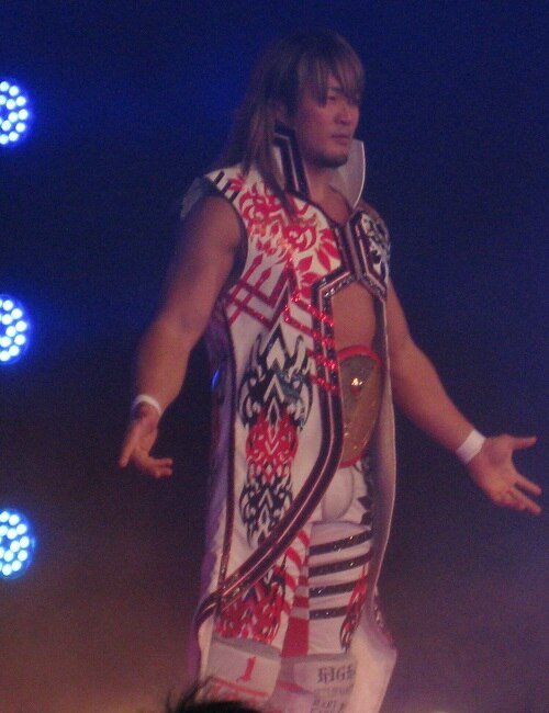 The 2013 Universal Champion Tanahashi wearing the championship belt
