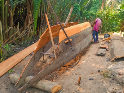 2nd Runner Up - Canoe making.png Photographer: Albertoblaq