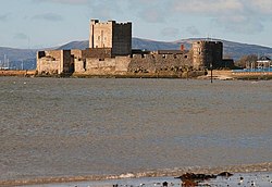 Hrad Carrickfergus v přístavu stejnojmenného města