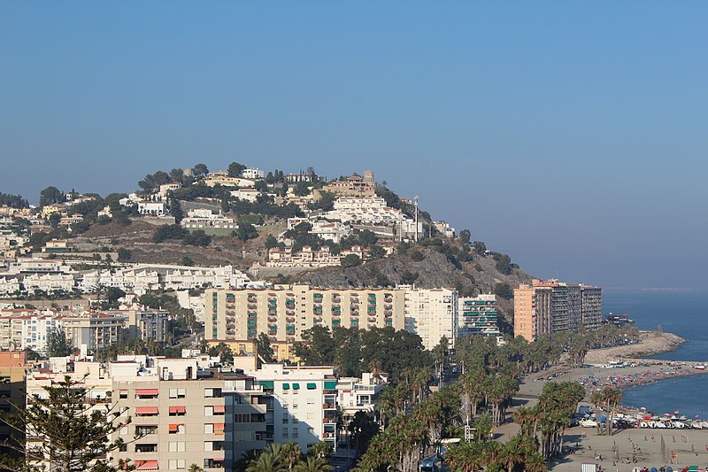 File:Castillo de San Miguel, Almuñ 24J 08.jpg