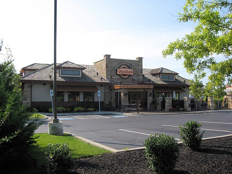 File:Cheddars Hendersonville TN USA.JPG