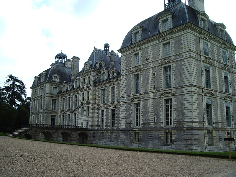 File:Cheverny Back.JPG