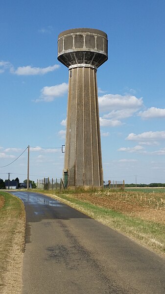 File:Civry - Château d'eau.jpg