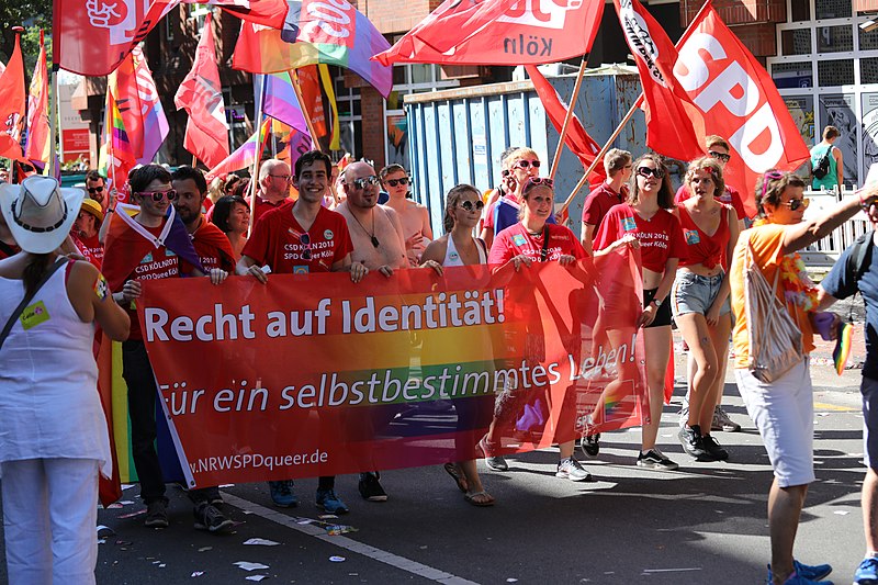 File:ColognePride 2018-Sonntag-Parade-8818.jpg