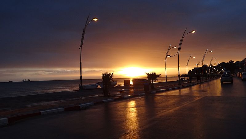 File:Corniche bonoise. 21012013. Mahieddine Boumendjel.JPG