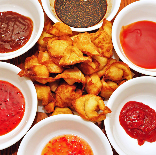 File:Crab rangoon with some nice dipping sauces (4411368535).jpg
