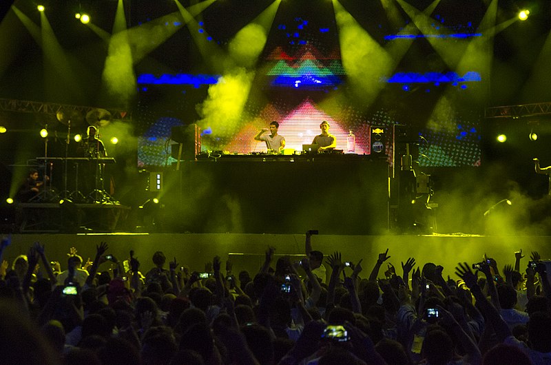 File:Creamfields Brasil (8433574305).jpg