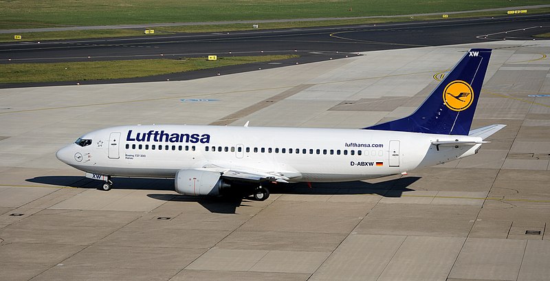 File:Düsseldorf, Flughafen, D-ABXW, 2011-10 CN-01.jpg