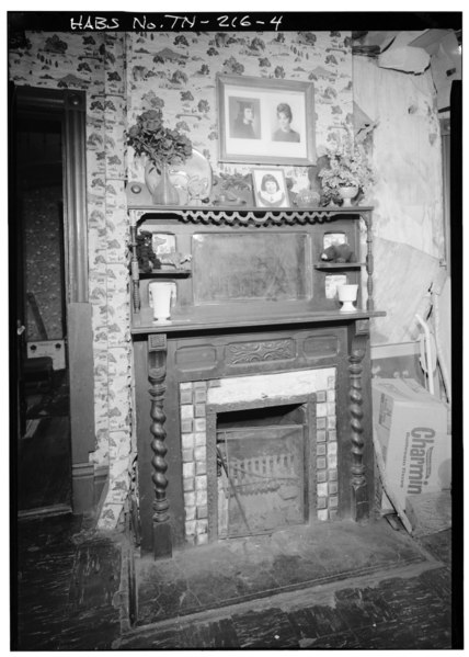 File:DETAIL OF FIREPLACE, FIRST FLOOR, CENTER ROOM - Isaac B. Zeigler House, 712 North Fourth Avenue, Knoxville, Knox County, TN HABS TENN,47-KNOVI,12-4.tif