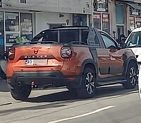 Dacia Duster Pick-Up.jpg