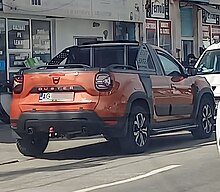 File:Dacia Duster TCe 125 4x2 Prestige (Facelift) – Heckansicht, 13. Juli  2014, Ratingen.jpg - Wikipedia