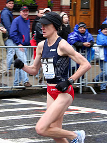 Deena Kastor was the last American to win the competition in 2004 when the event was limited to American entries only, until Molly Huddle won in 2014. Deena Kastor at the 2007 Boston Marathon.jpg