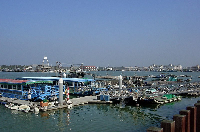 File:Dongshih fishing port01.jpg