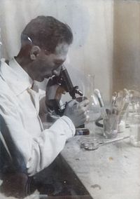 Dr. Bogárdi Iván kémiai laboratóriumában