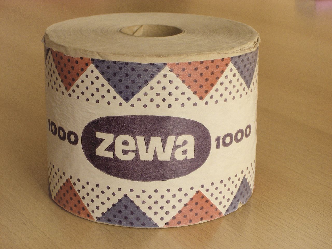 1280px-Erste_Zewa-Rolle_1960.jpg