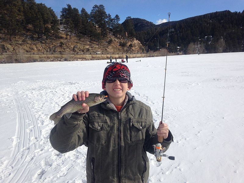 File:Ethan Schock, expert ice fisherman 2014-04-07 18-01.jpg