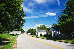 Main Street (KY 48) ve Fairfieldu